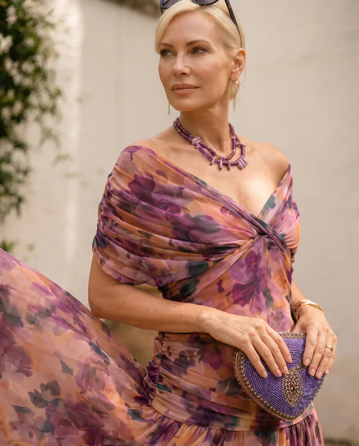 ELEGANT DRESS WITH V-NECK