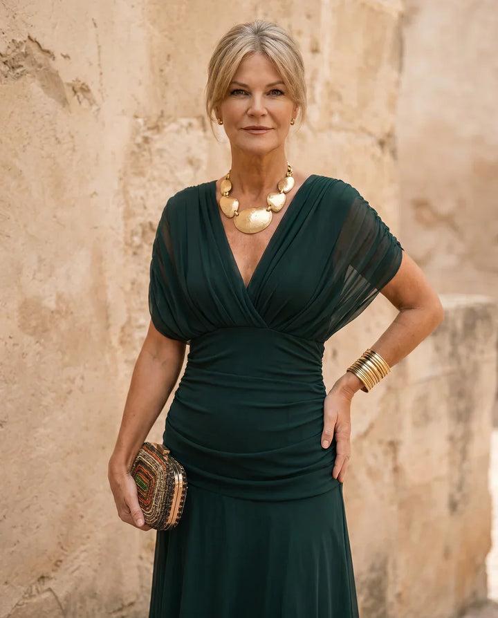 ELEGANT DRESS WITH V-NECK